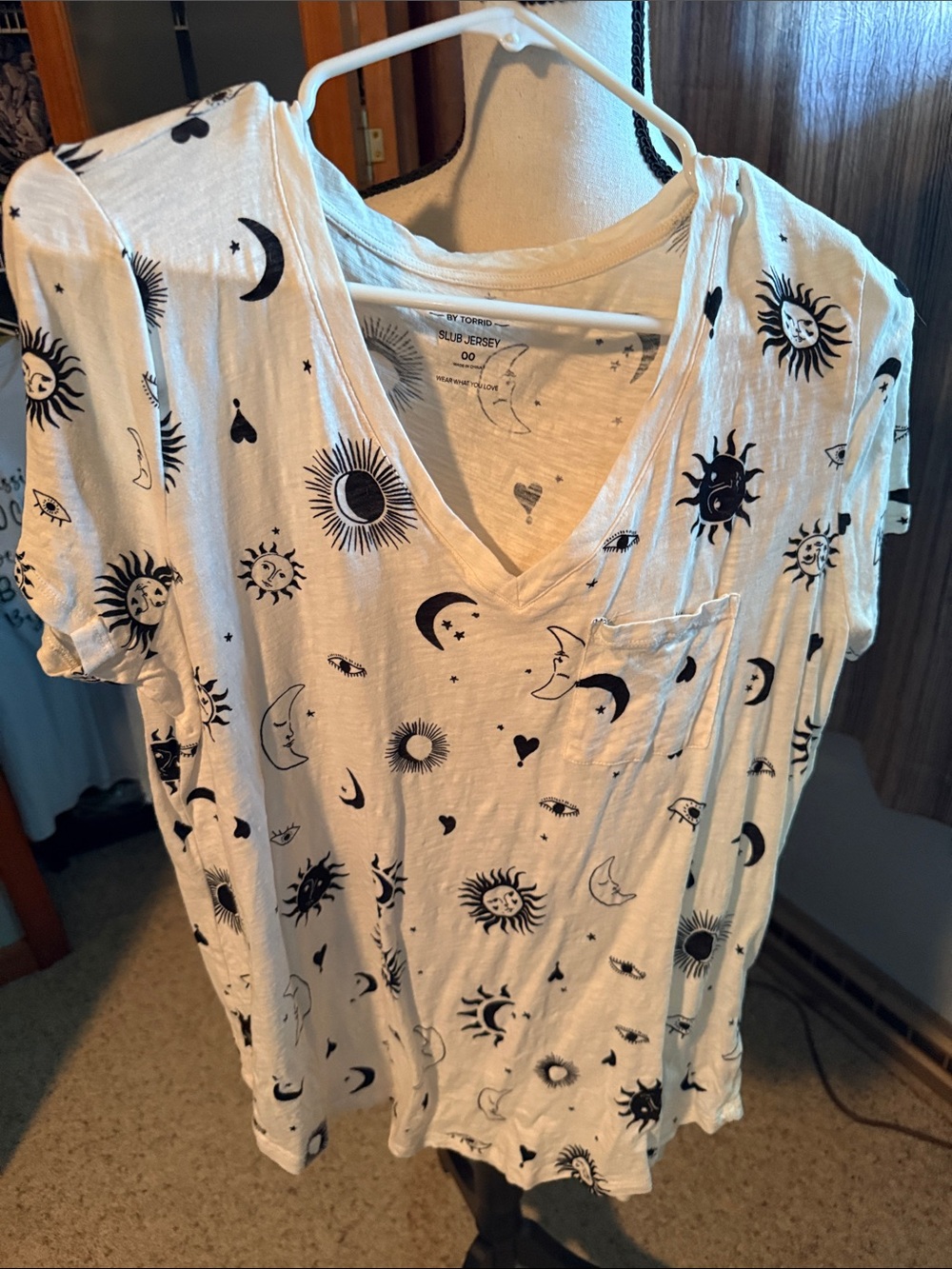 torrid White V-Neck Tee with Black Sun & Moon Print